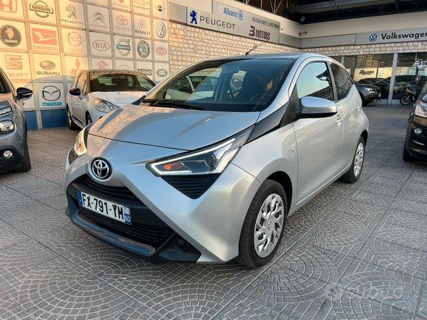 Toyota Aygo Connect 1.0 VVT-i 72CV 5 porte x-busin