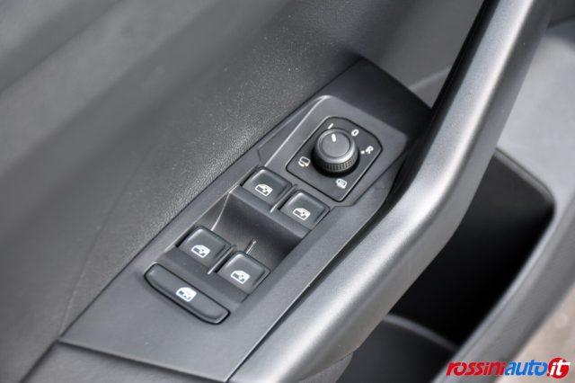 VOLKSWAGEN T-Cross 1.0 TSI 95 CV SPORT R-LINE + TECH PACK + 2XCLIMA