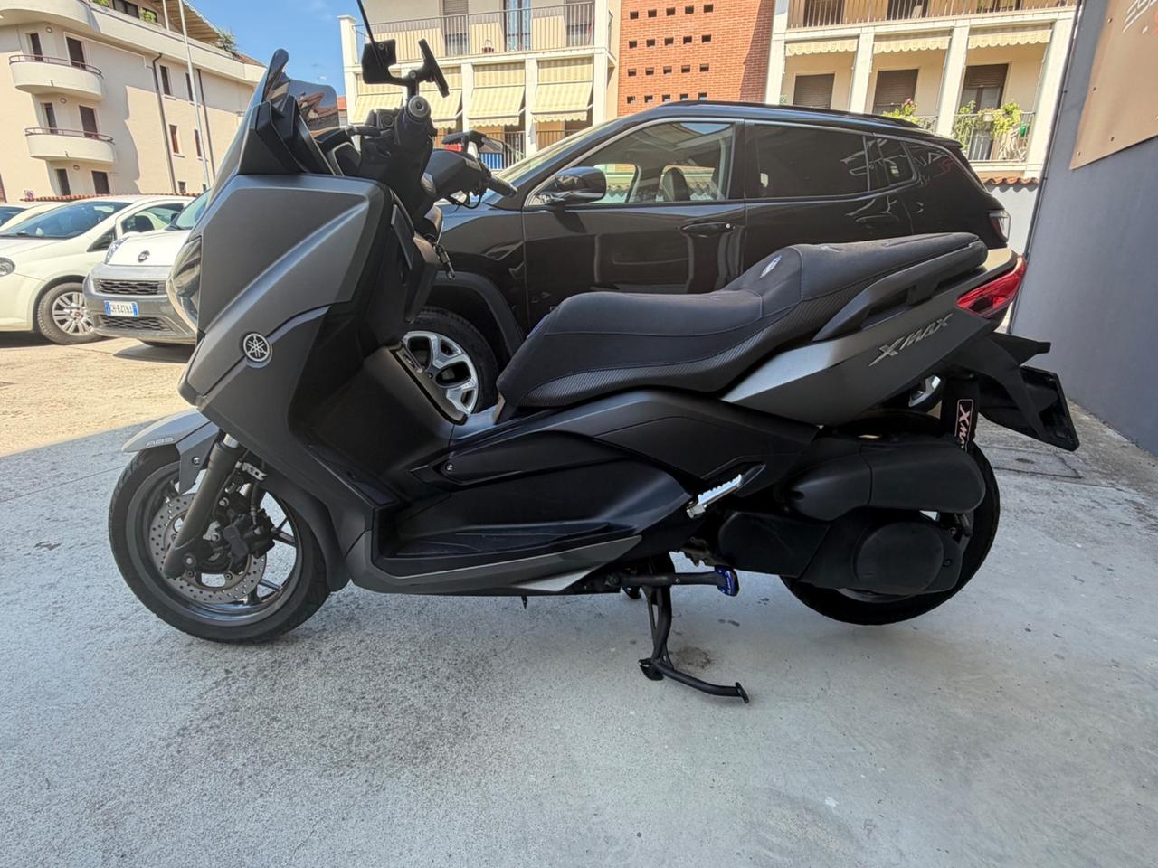Yamaha X-Max 250