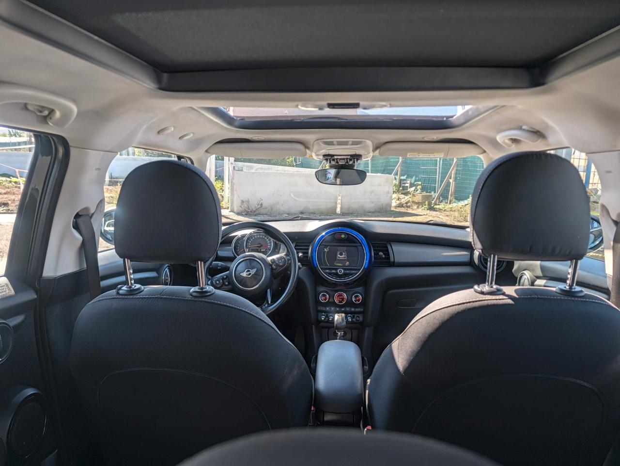 Mini 1.5 Cooper D SENSORI+TETTO+PARCHEGGIO AUTOMATICO