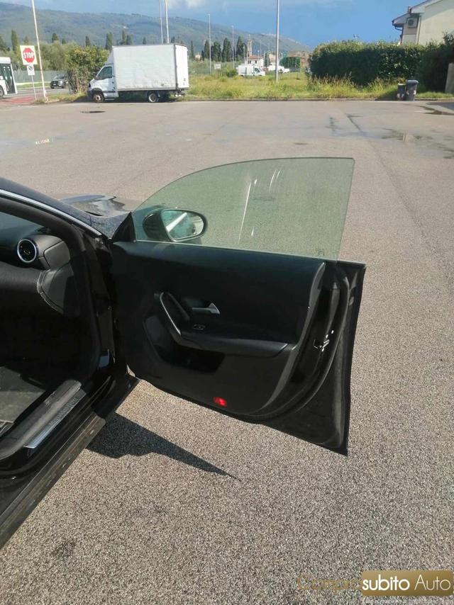 MERCEDES-BENZ CLA 180 Automatic Shooting Brake Sport