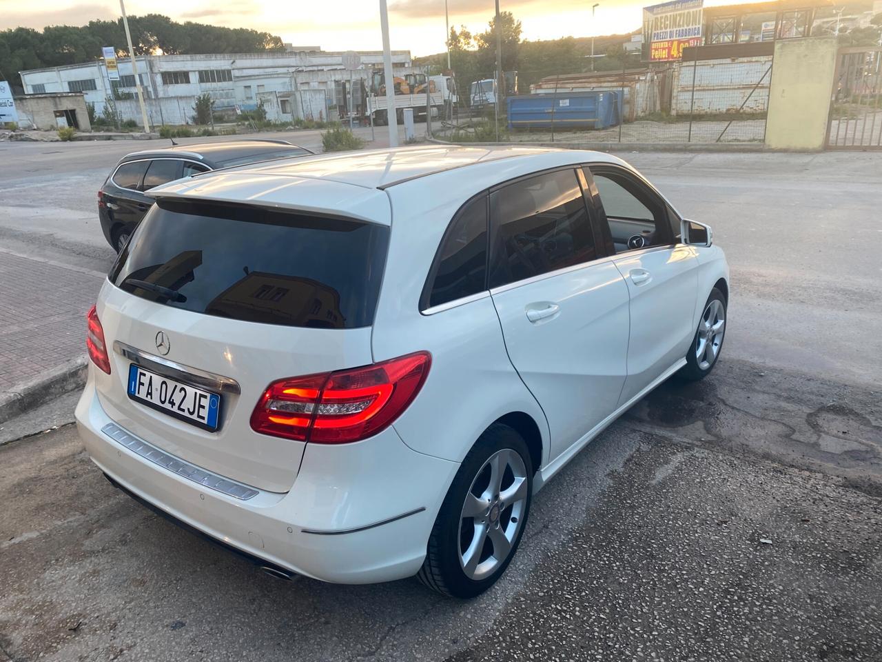 Mercedes-benz B 180 d Premium FULL OPT