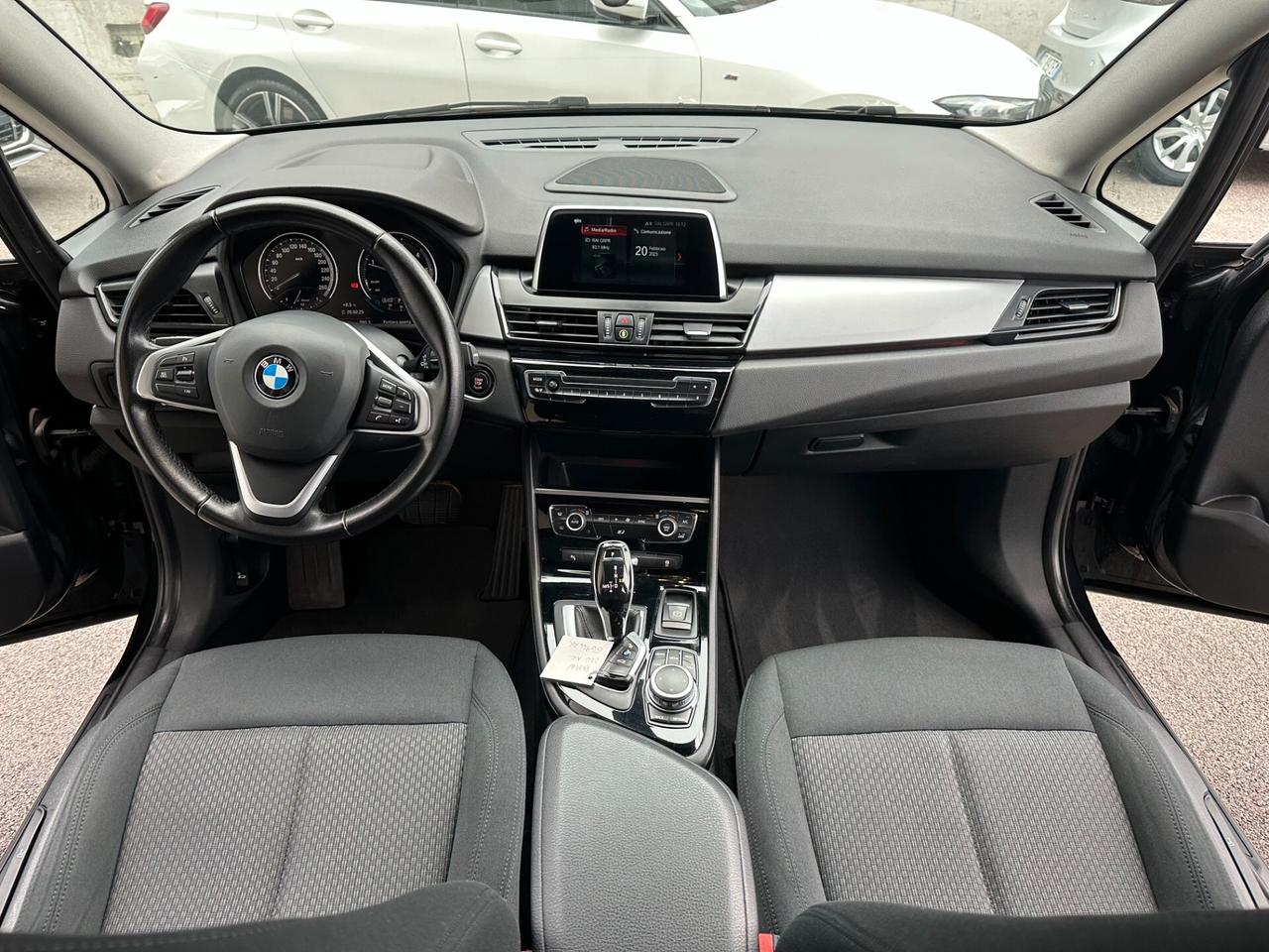 Bmw 2er Active Tourer 220d Active Tourer Business aut.