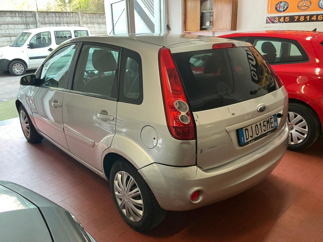 Ford Fiesta 1.2 16V 5p. Ghia