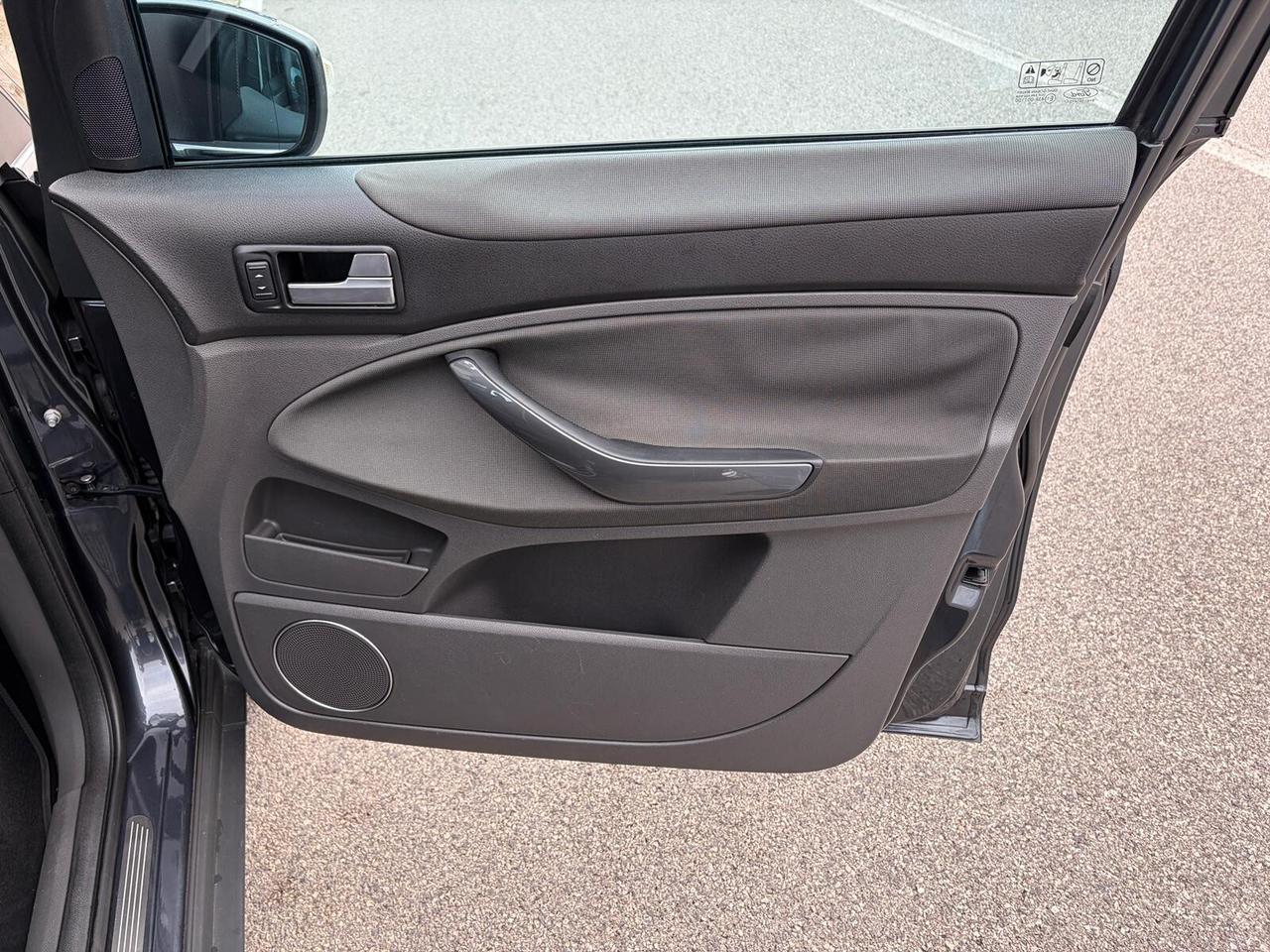 Ford Kuga 2.0 TDCi 140CV 2WD Titanium