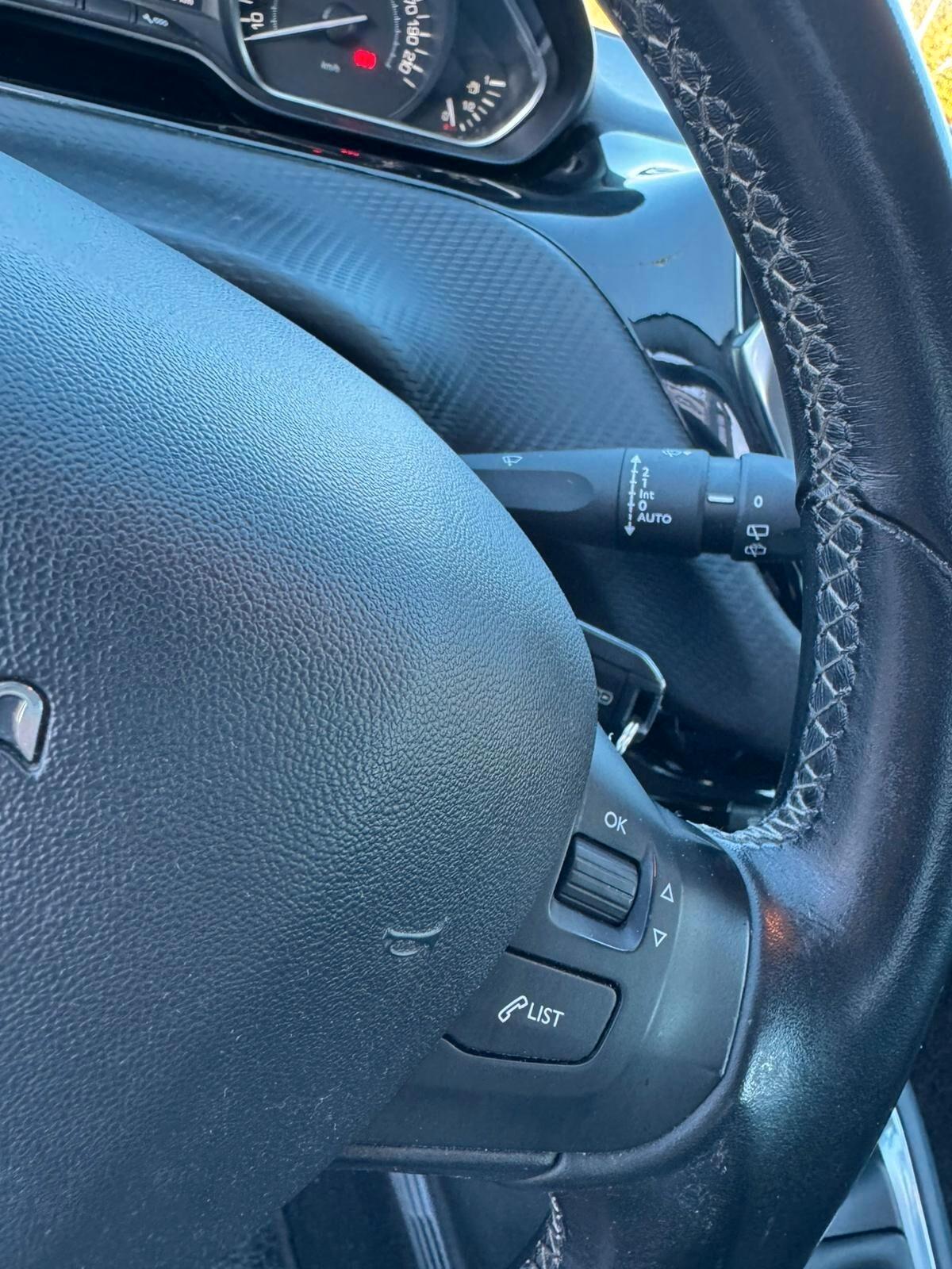 Peugeot 208 BlueHDi 75 5 porte Allure