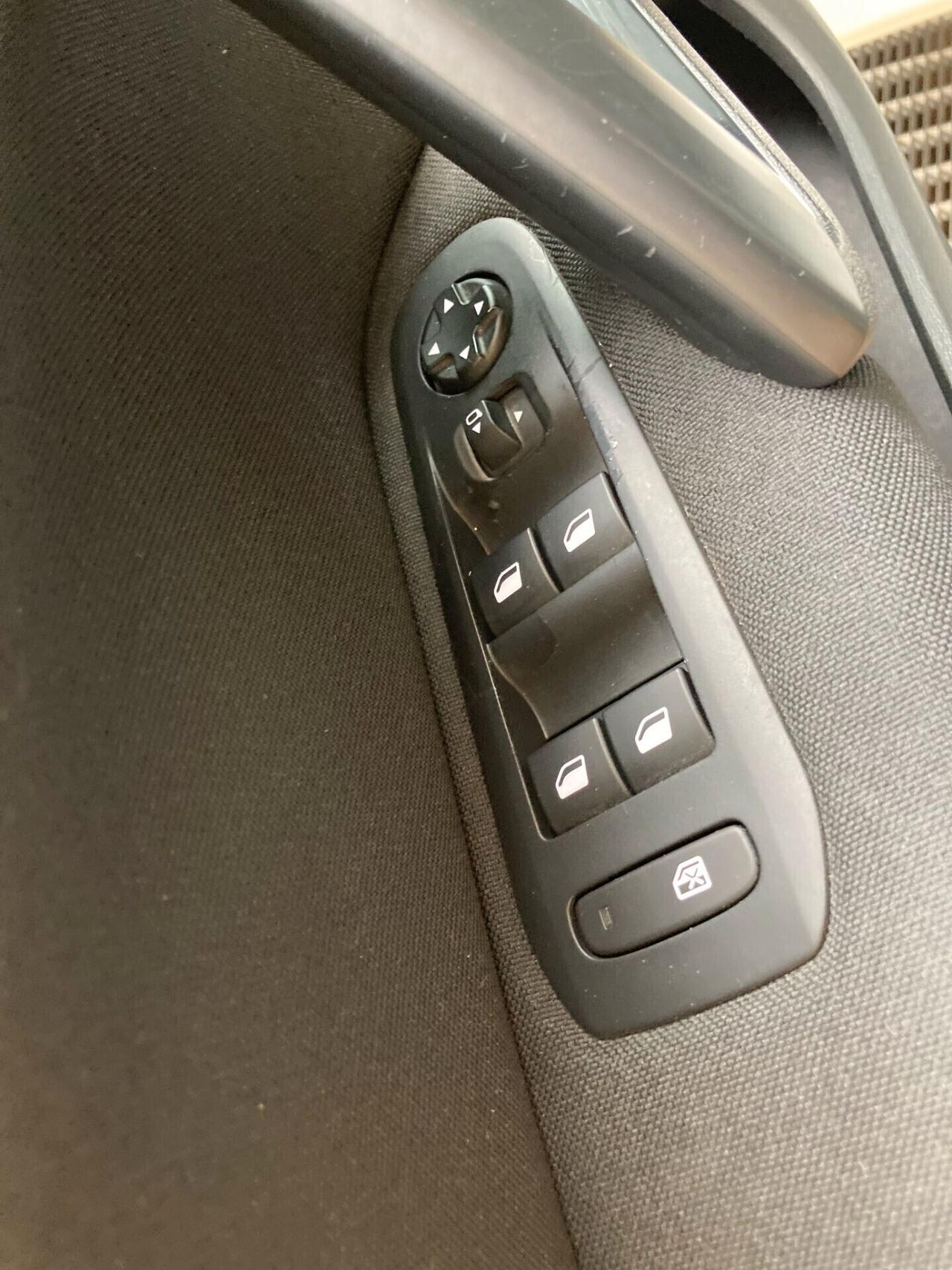 Peugeot 308 1.6 HDi -X NEOPATENTATI- 2014