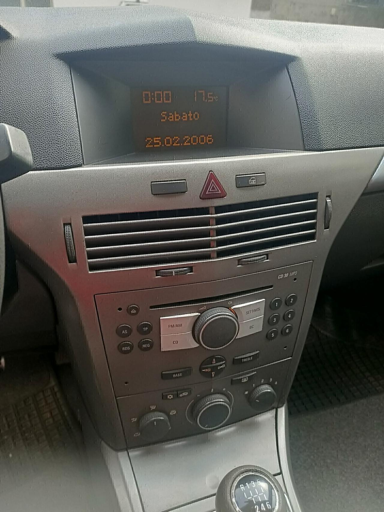 Opel Astra 1.3 CDTI 5 porte € 2.600 TRATTABILI .