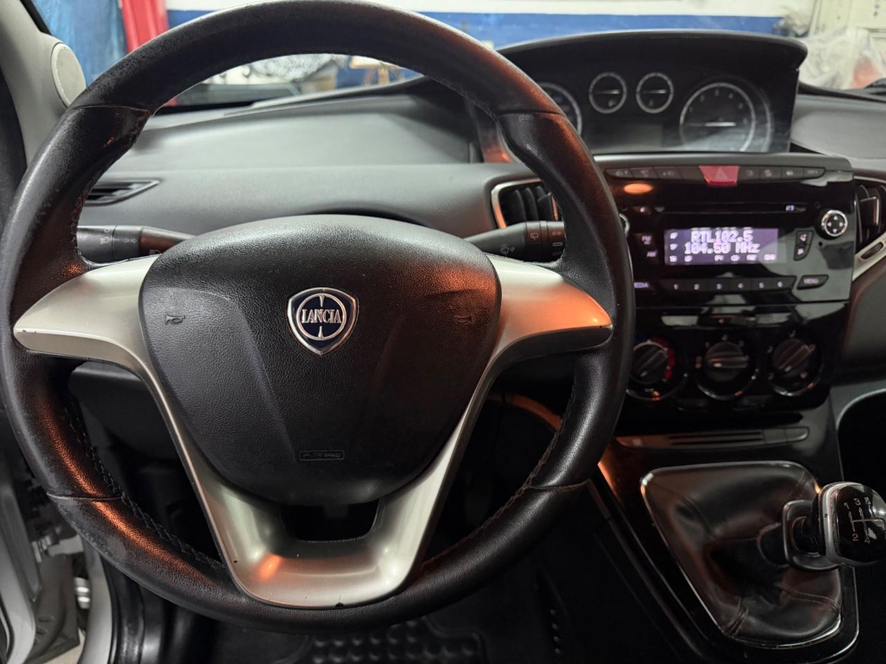 Lancia Ypsilon 1.2 69 CV 5 porte S&S Silver