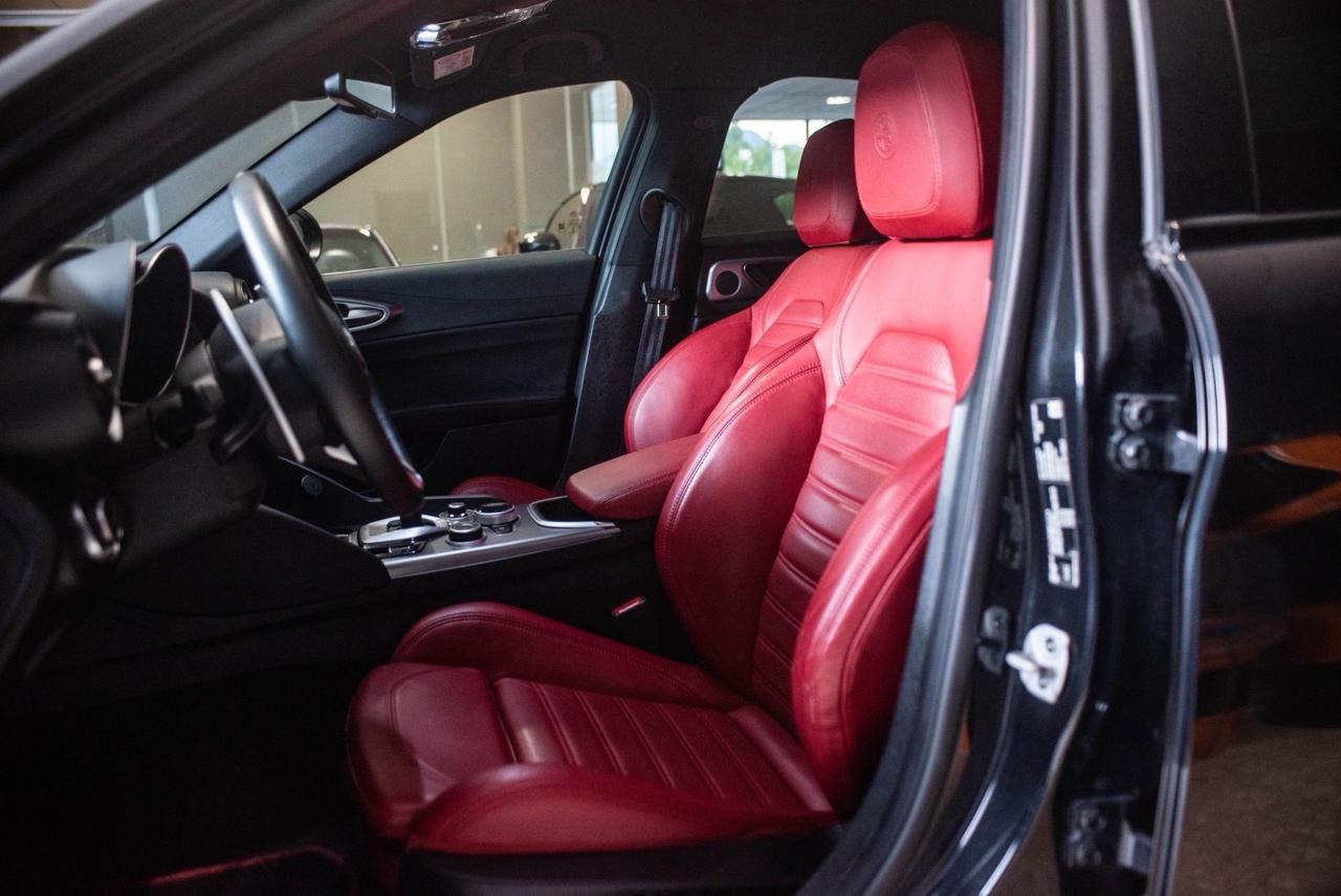 Alfa Romeo Giulia 2.2 Turbodiesel 210 CV AT8 AWD Q4 Veloce