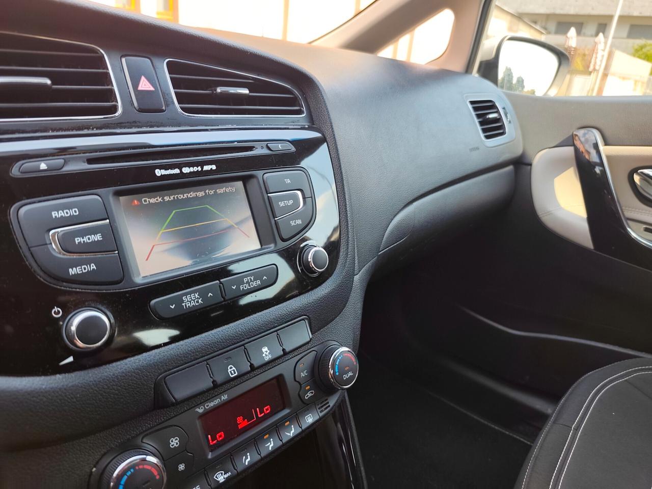 Kia Ceed cee'd 1.6 CRDi 110 CV SW neopatentati
