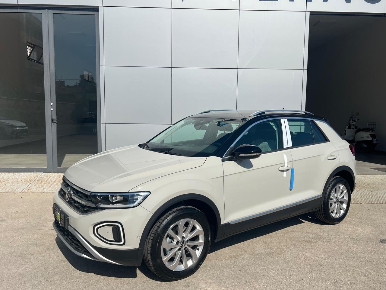 Volkswagen T-Roc 1.0 tsi Style possibilità noleggio no scoring