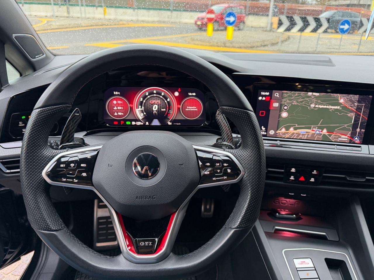 Volkswagen Golf GTI 2.0 TSI TOTAL BLACK