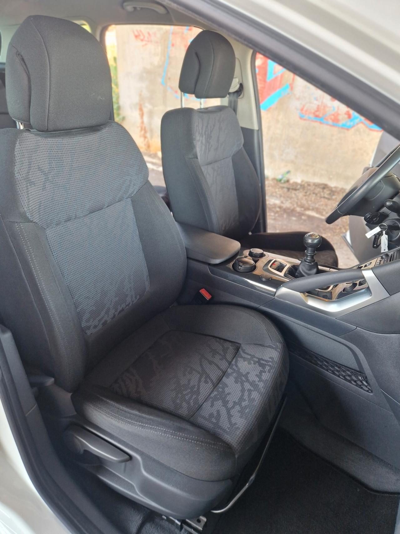 Peugeot 3008 1.6 HDi 110CV Business