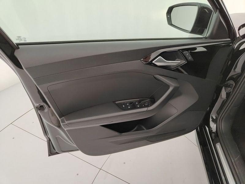 Audi A1 A1 SPB 25 TFSI Identity Black - OK PER NEOPATENTATI ! AUTOVETTURA RISERVATA A RIVENDITORI !!!