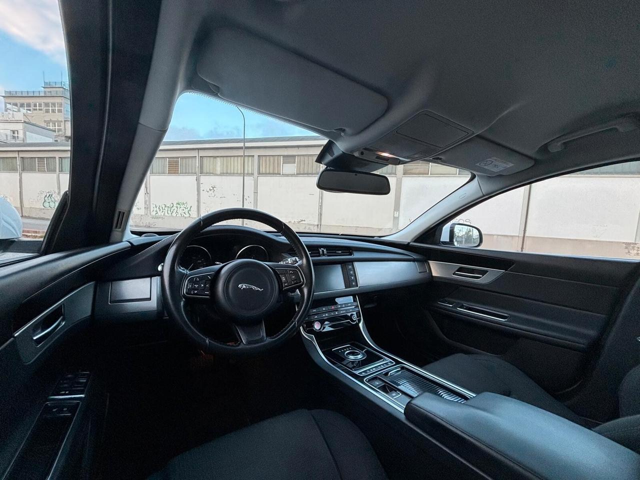 Jaguar XF Sportbrake 2.0 D 180 CV aut. Prestige