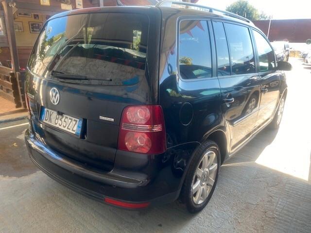 Volkswagen Touran 2.0 Conceptline Ecofuel