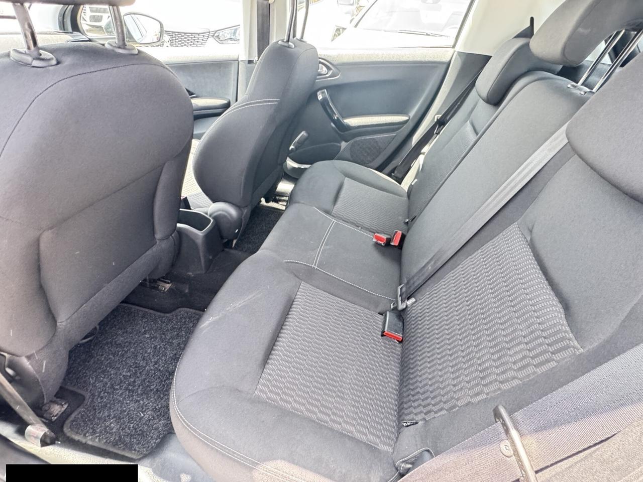 PEUGEOT 208 1.2 BENZINA ADATTA NEOPATENTATI