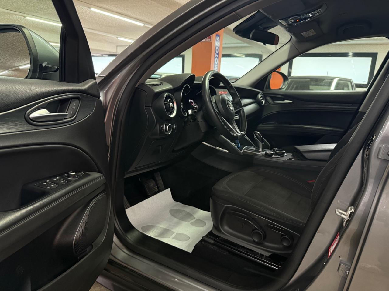 Alfa Romeo Stelvio 2.2 Turbodiesel 160 CV AT8 RWD Business