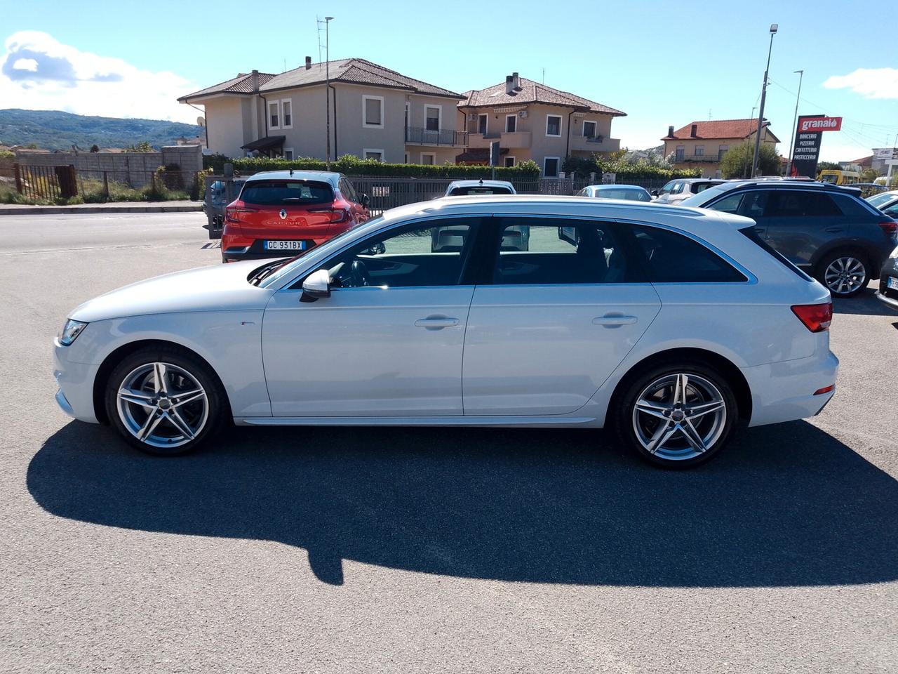 Audi A4 S LINE -VIRTUAL-POCHI KM