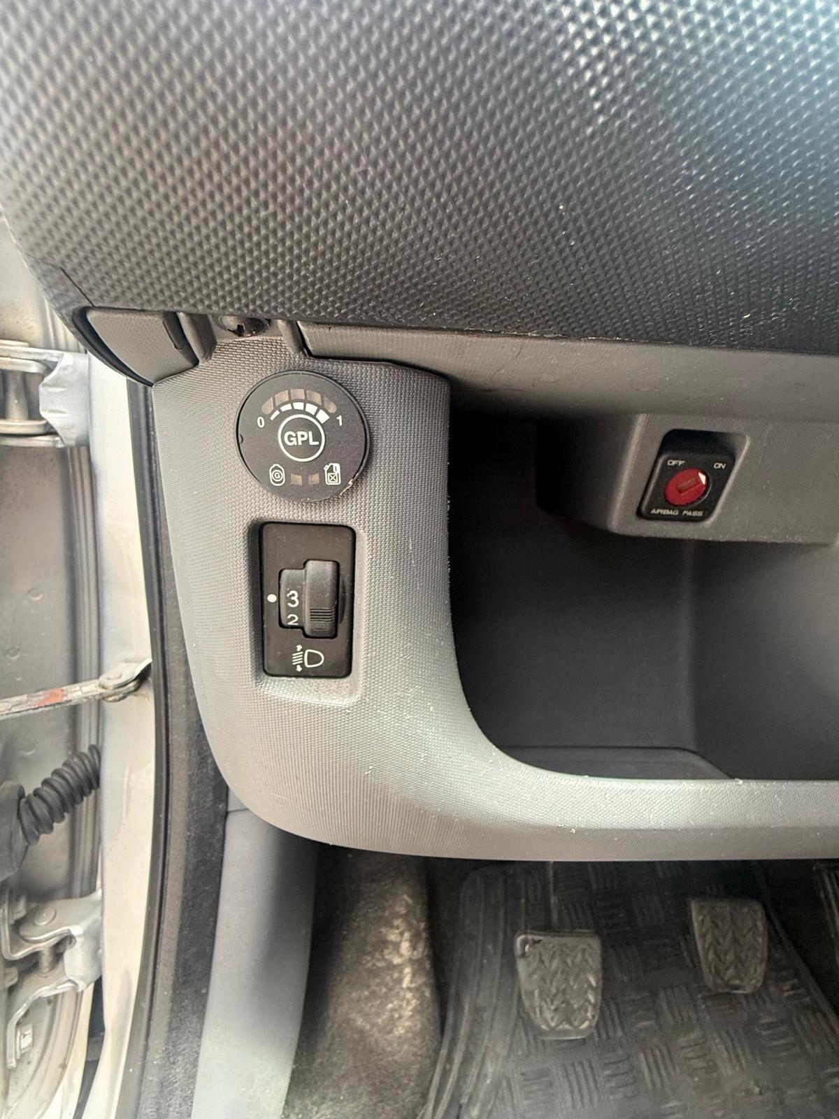 Toyota Aygo 1.0 12V VVT-i 5 porte Sol GPL
