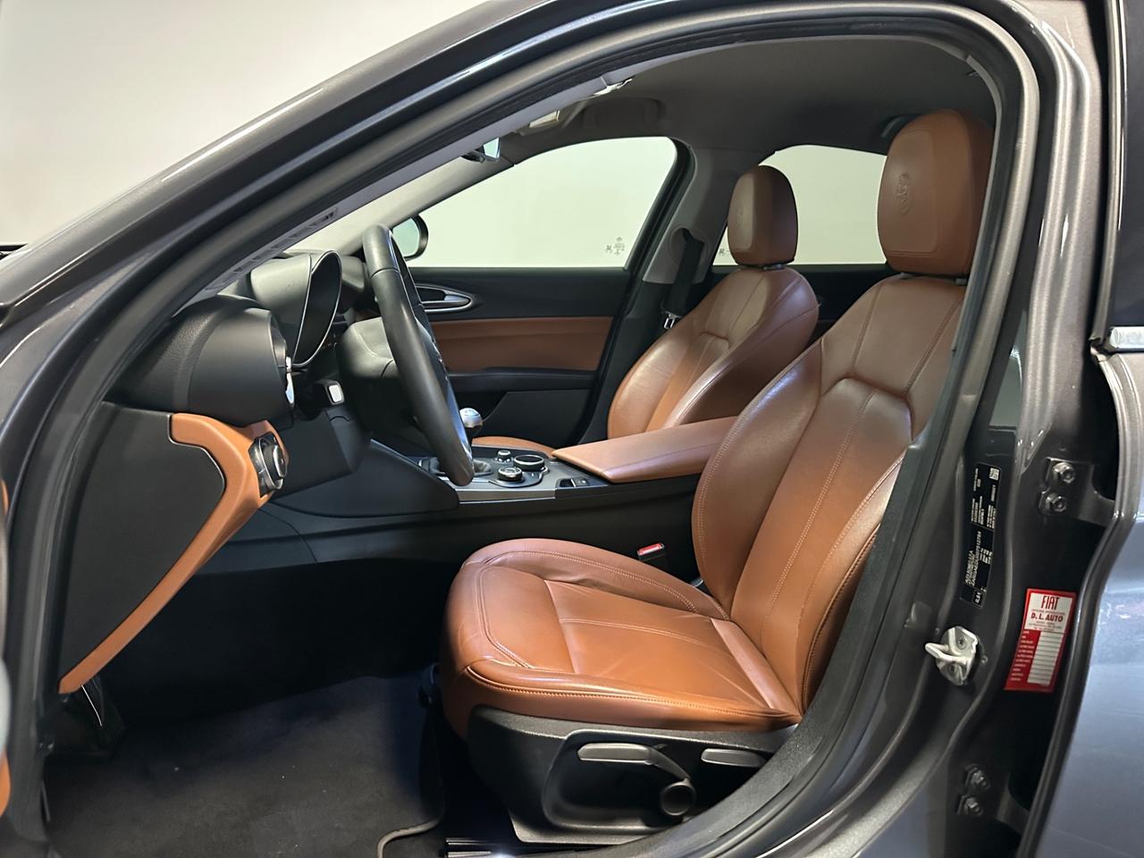 ALFA ROMEO GIULIA 2.2 T PELLE MARRONE 180CV UNIPRO