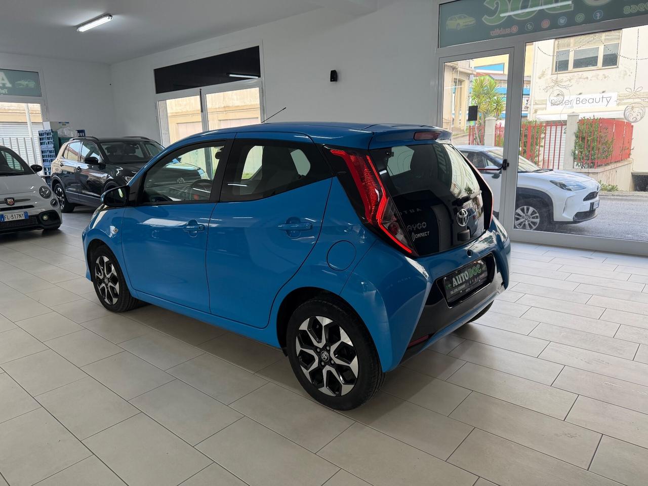 Toyota Aygo Connect 1.0 VVT-i 72 CV 5 porte x-fun MMT