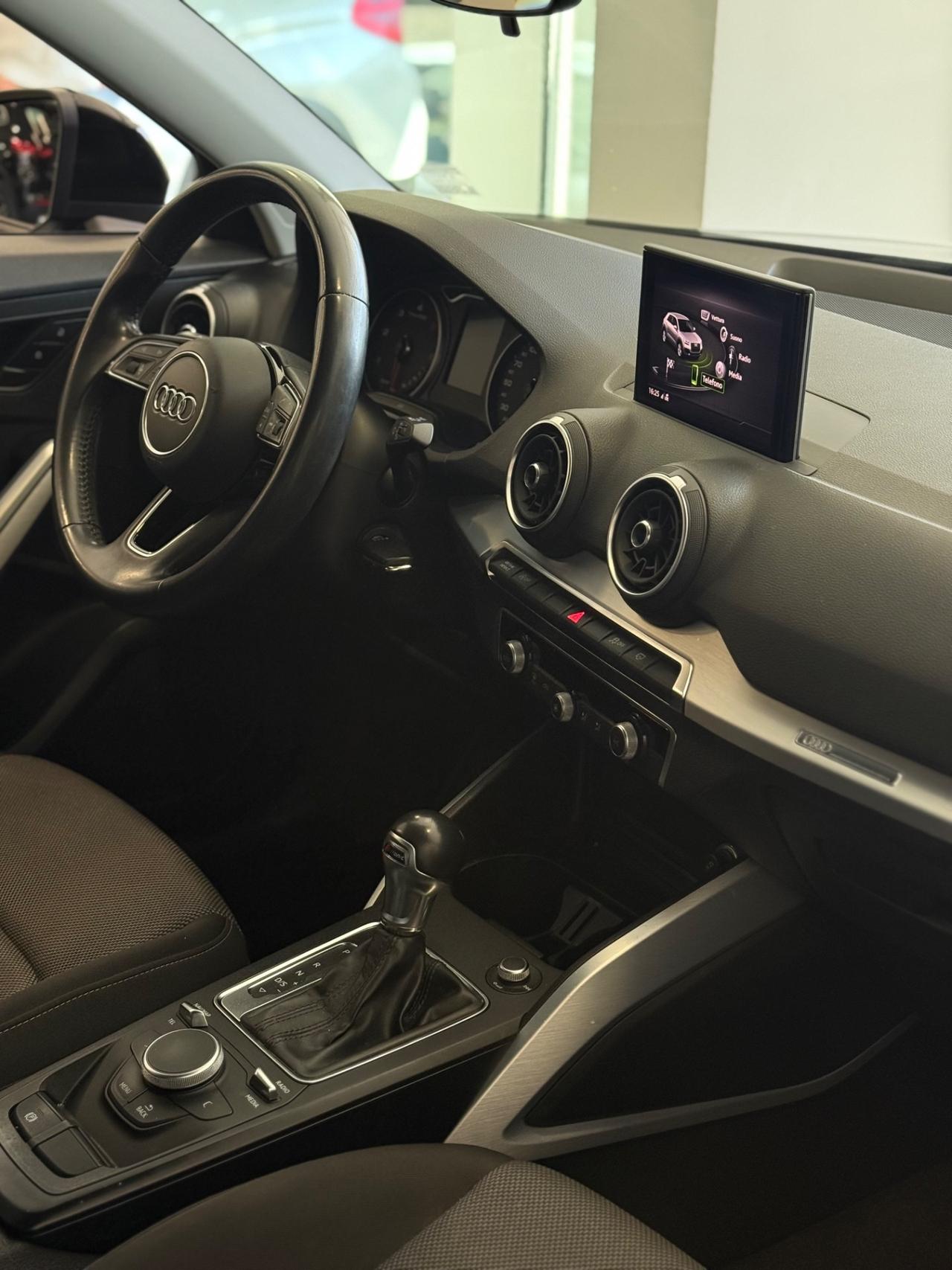 Audi Q2 30 TDI S tronic Business Design