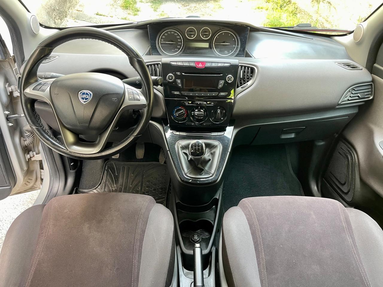 Lancia Ypsilon 1.3 MJT 16V 95 CV 5 porte