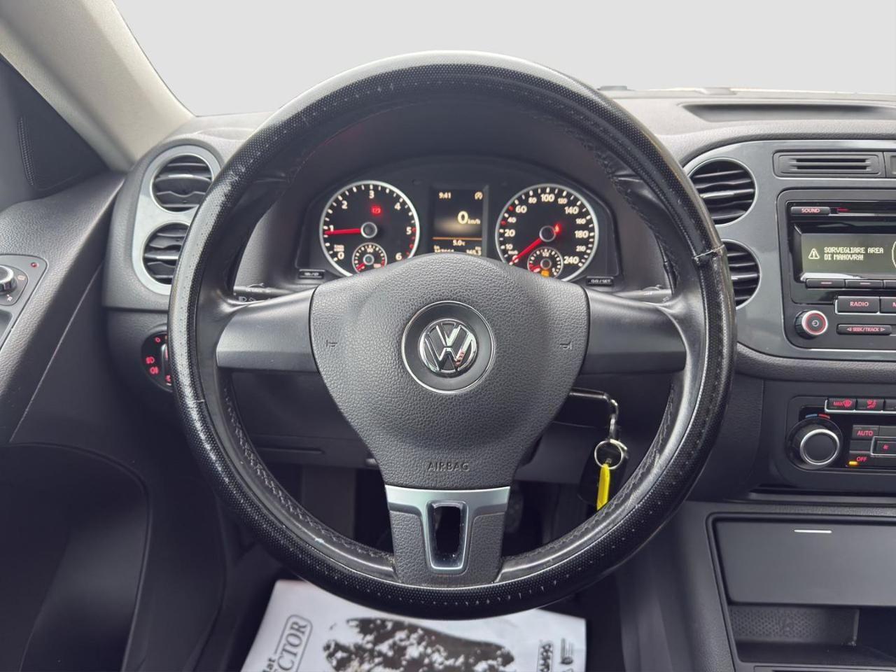 Volkswagen Tiguan 2.0 TDI 140 CV Sport & Style *TETTO APRIBILE*