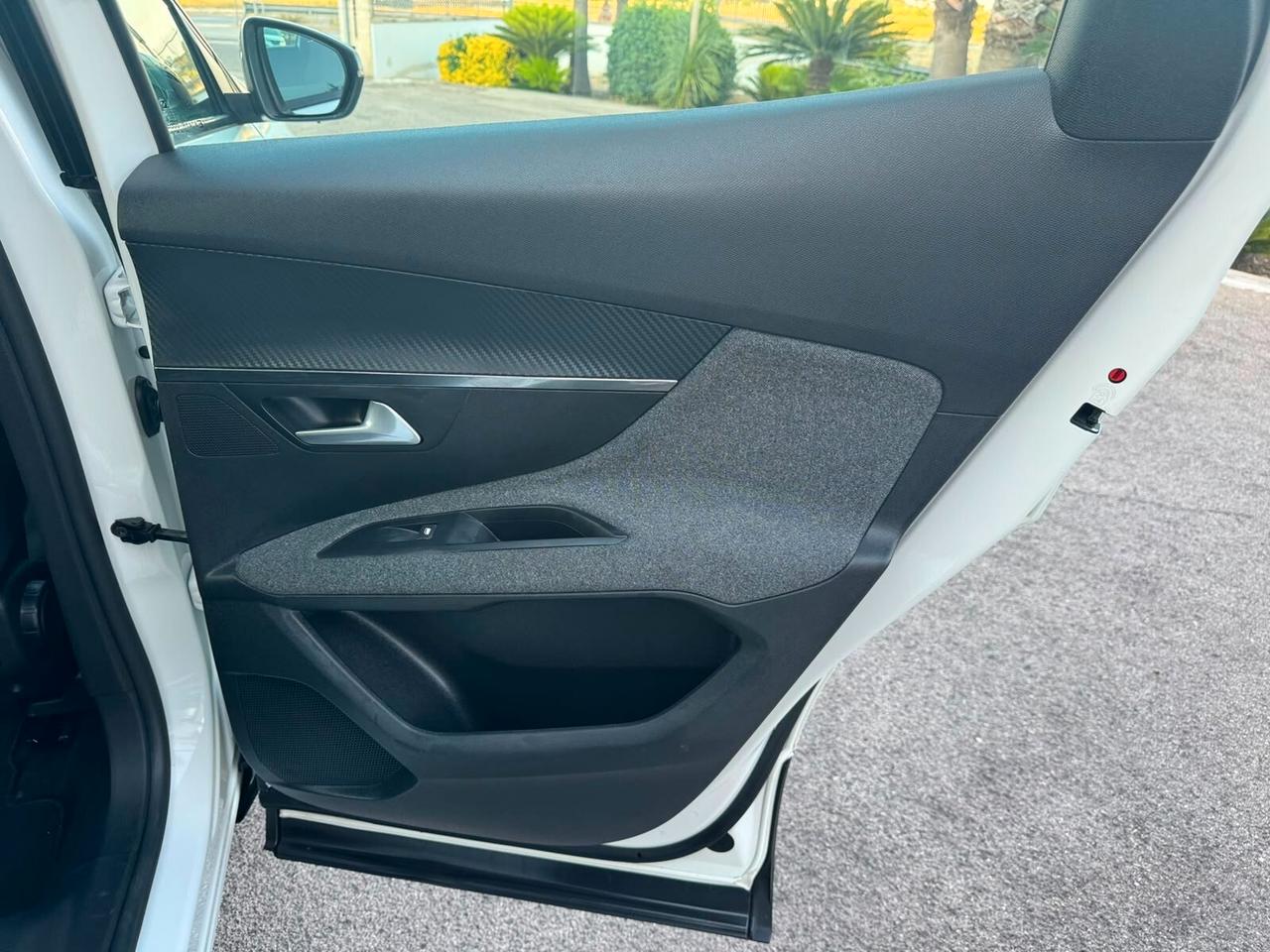 Peugeot 3008 1.5HDi AZIENDALE