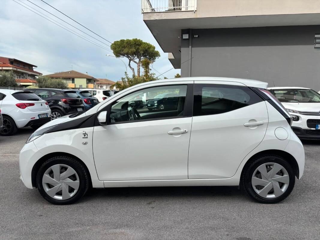 Toyota Aygo 1.0 x-play 5p