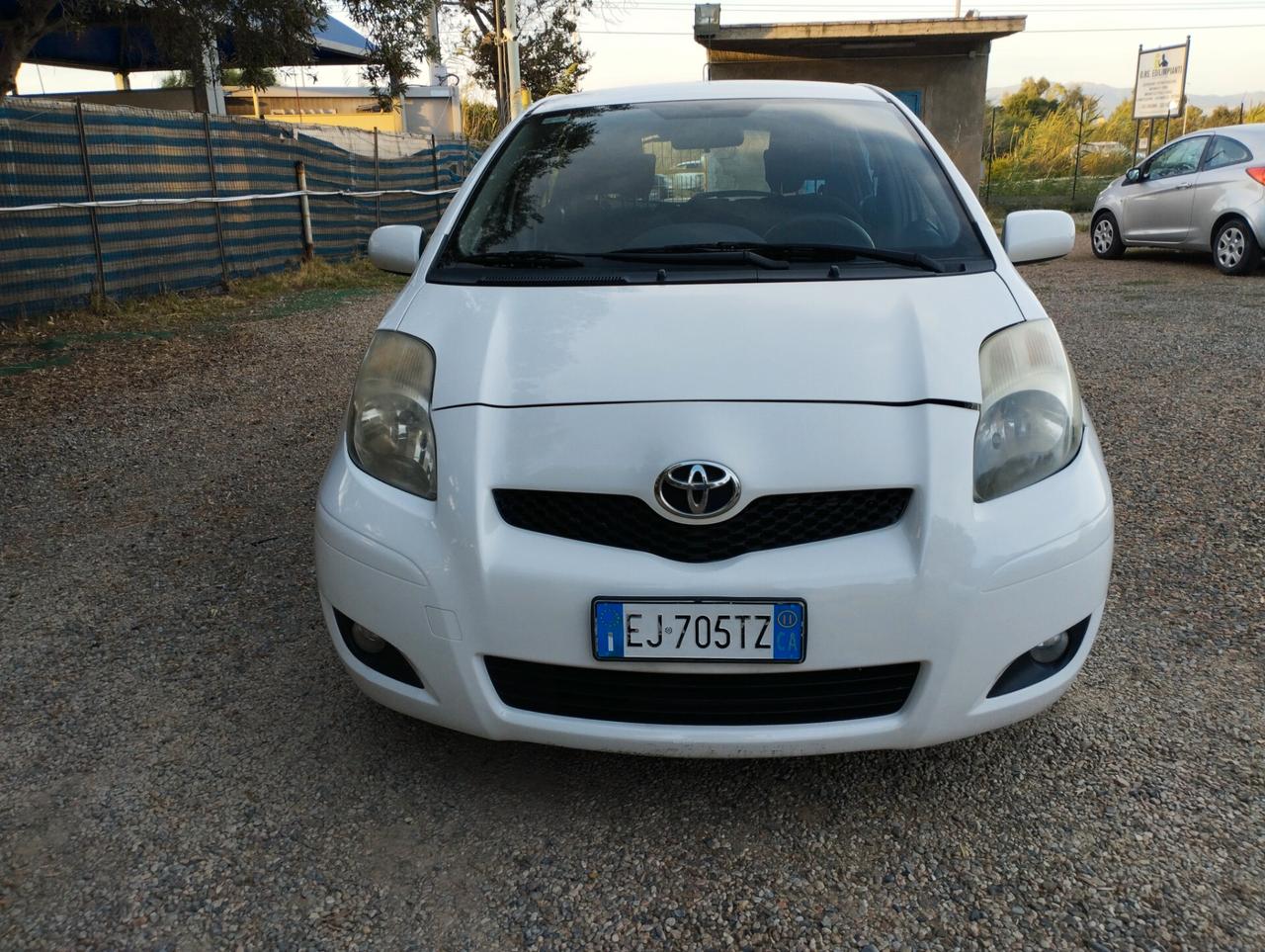 Toyota Yaris 1.0 5 porte Sol