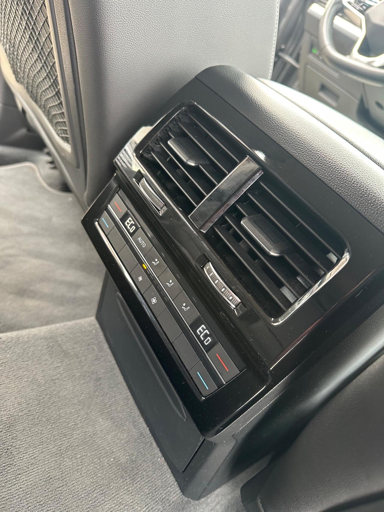 Volkswagen Touareg 3.0 V6 TDI SCR R-Line