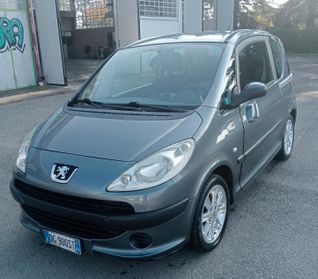 Peugeot 1007 1.4 Happy