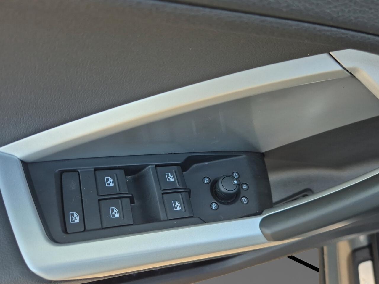 Audi Q3 SPB 35 TDI S Line S Tronic fari Matrix Virtual Retrocamera FULL