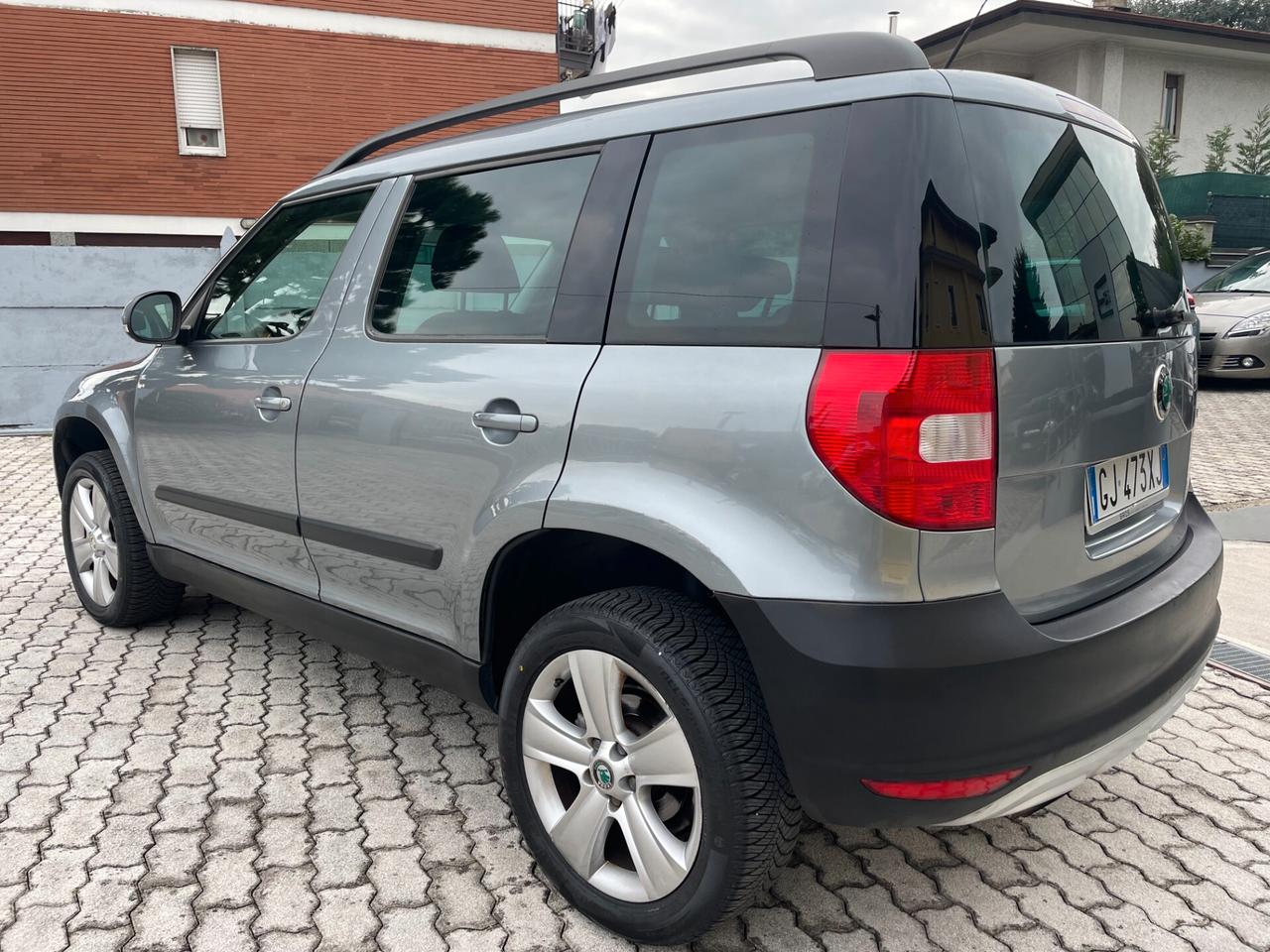 Skoda Yeti 1.2 tsi Elegance (experience) GOMME NUOVE !!