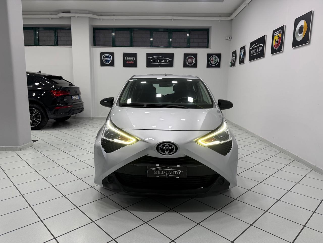 Toyota Aygo 1.0 VVT-i 72 CV 5 porte x-business