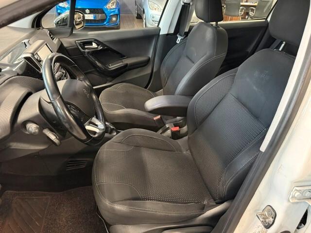 Peugeot 208 PureTech 82 5p. GPL Allure