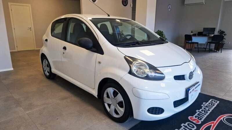 Toyota Aygo 1.0 12V VVT-i 68 CV Sol Connect