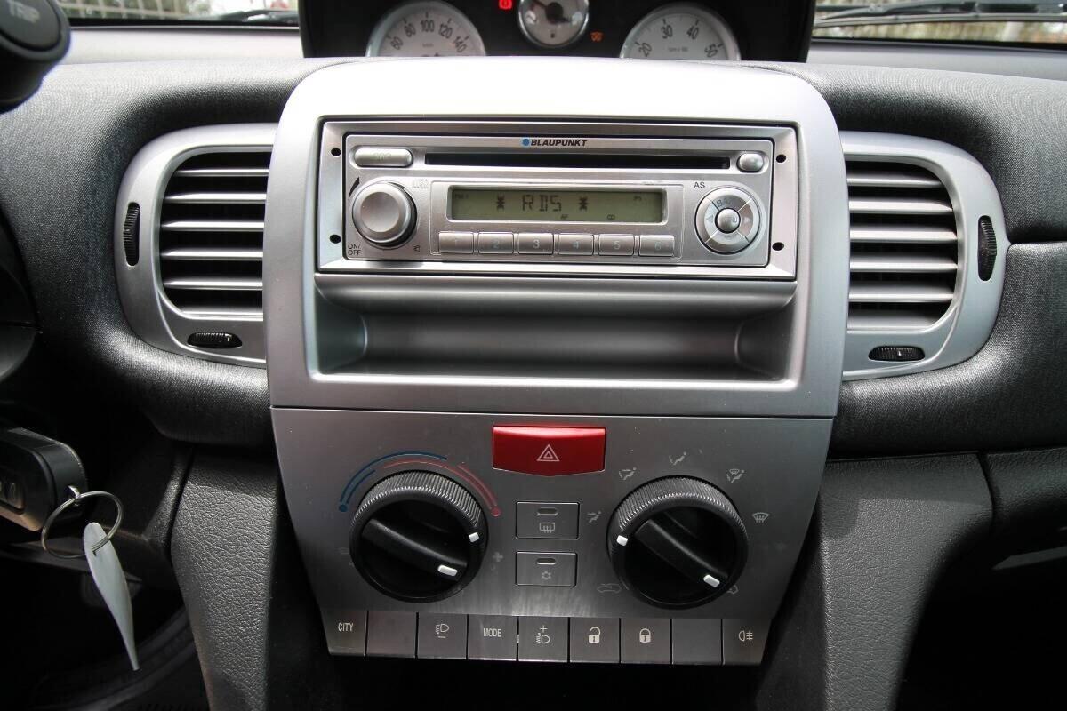 Lancia Ypsilon 1.3 MJT 75 CV New Oro|84000KM|2011