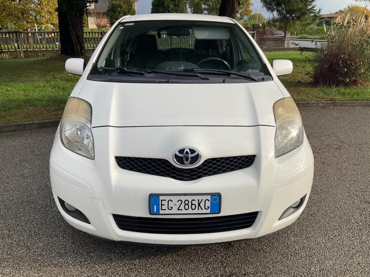 Toyota Yaris 1.0 3 porte Sol