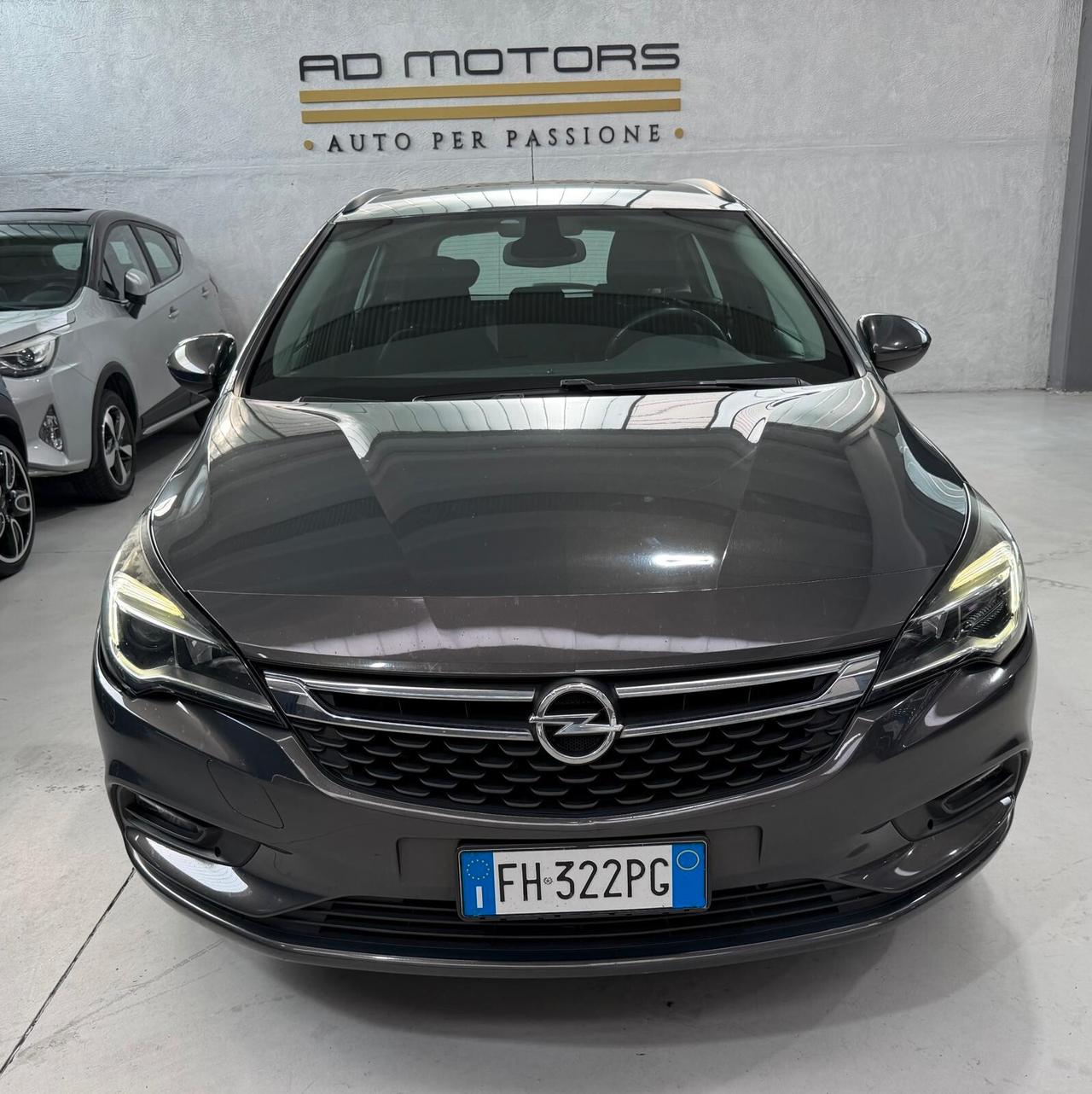 Opel Astra IVA ESPOSTA Neopatentati Cambio Automatico