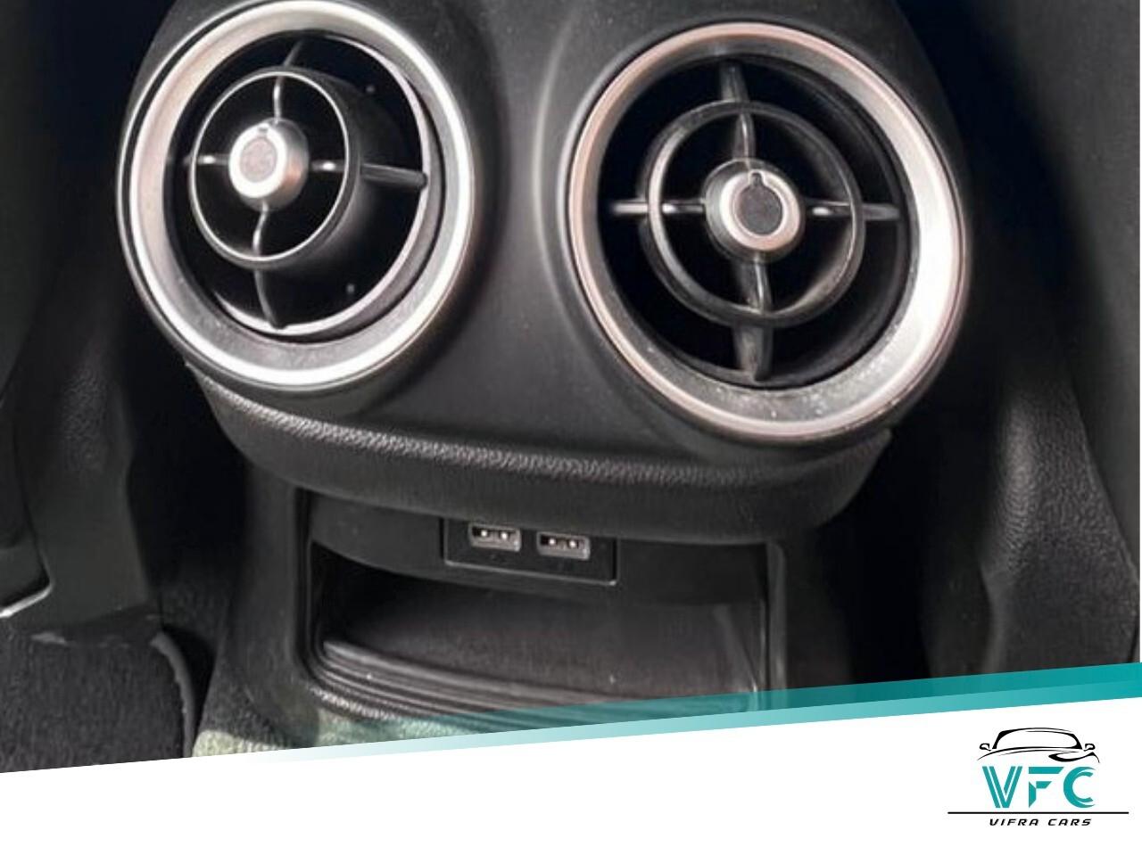 Alfa Romeo Stelvio 2.2 Turbodiesel 160 CV AT8 RWD Business