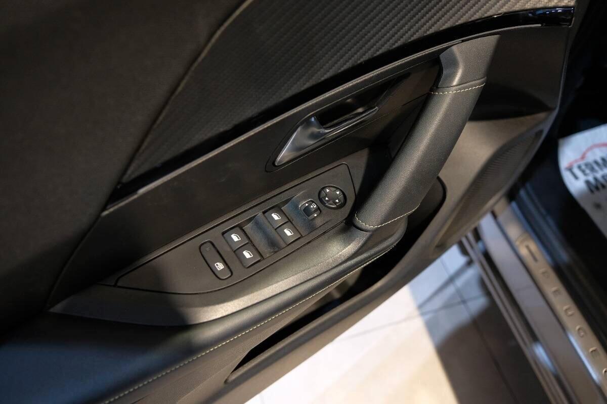 Peugeot 2008 BlueHDi 130 S&S EAT8 GT