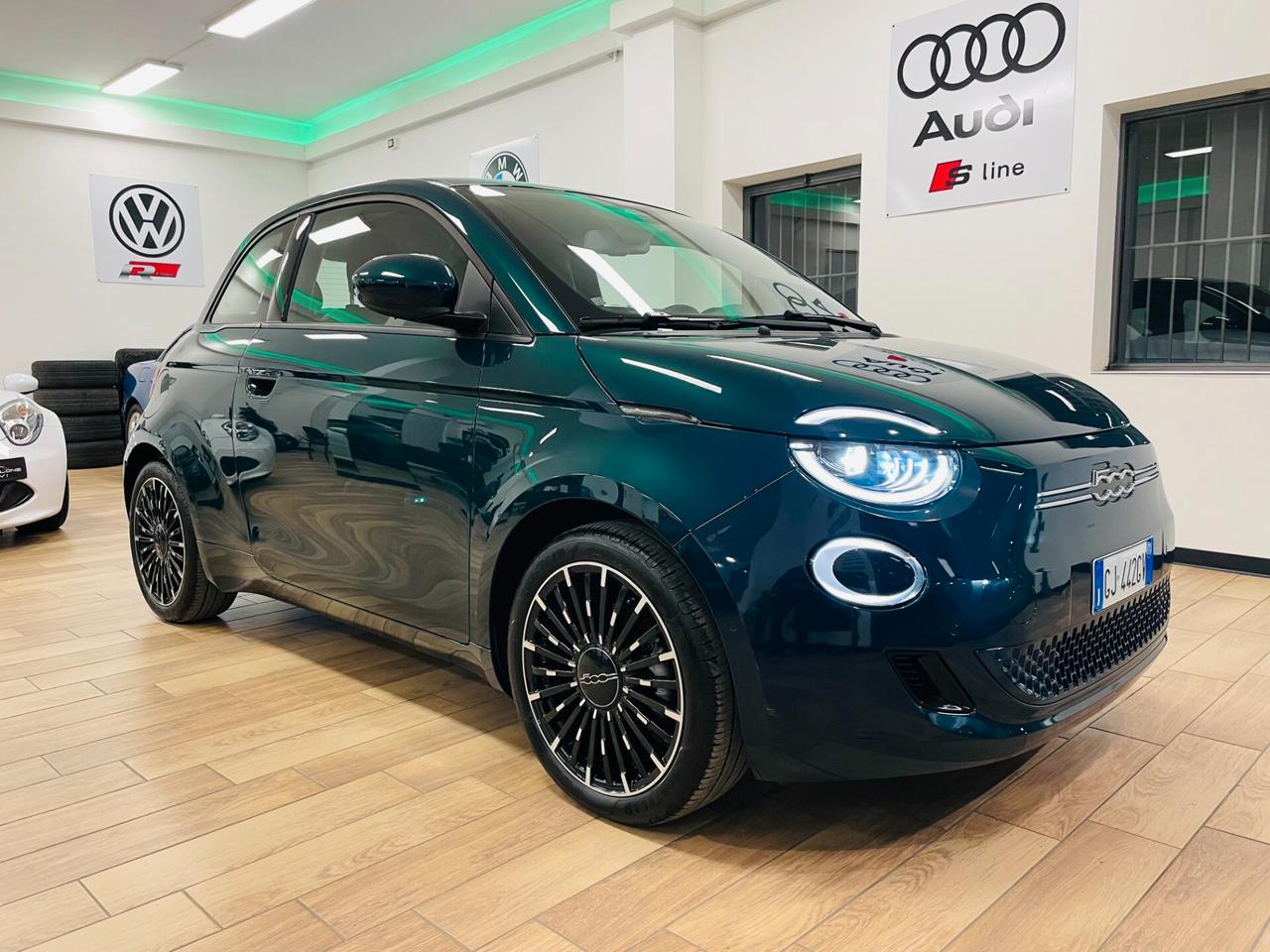 Fiat 500e Icon - Pack style Ocean Blue Metallic