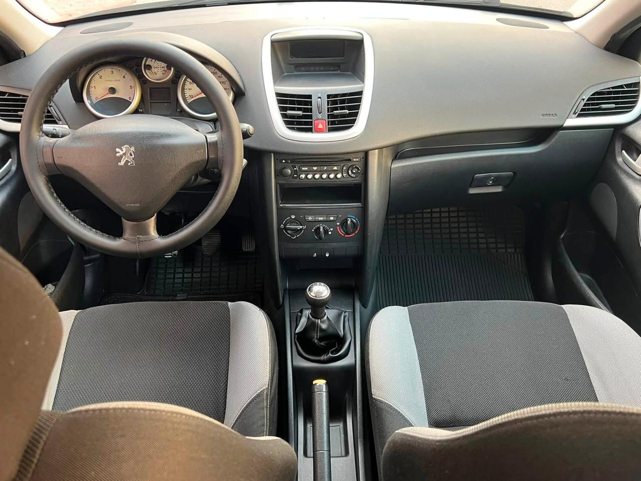 Peugeot 207 1.4 HDi 70CV 5p. ONE Line