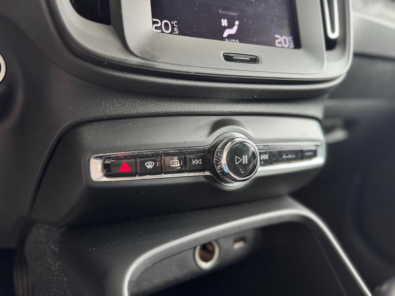 Volvo XC40 T3 Momentum Virtual Led Cruise