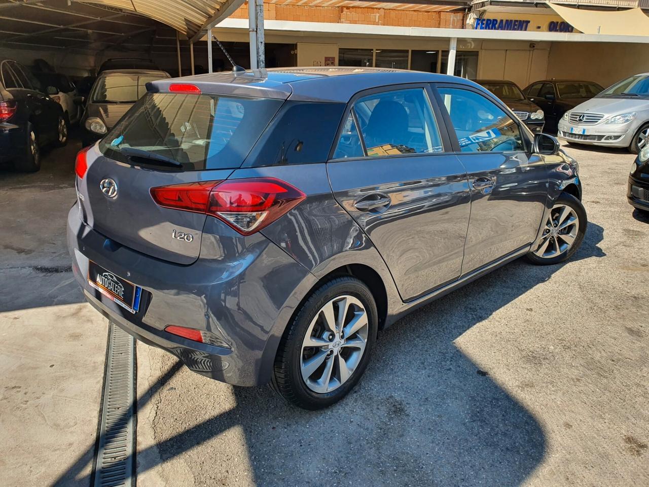 Hyundai i20 1.1 CRDi 12V /"73.000km!!!"