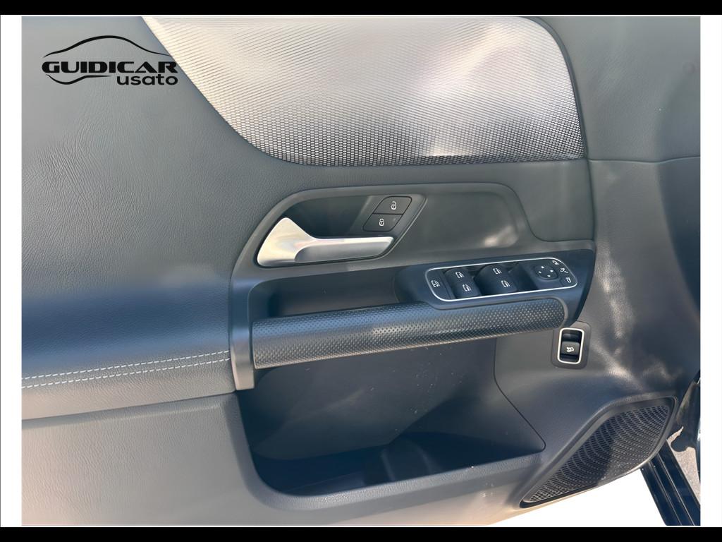 Mercedes-Benz Classe B - W247 2018 - B 180 d Sport auto